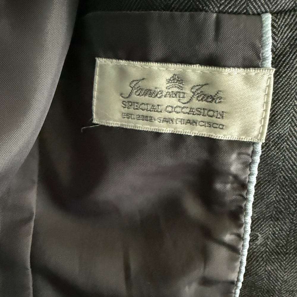 Janie and Jack Boys Charcoal Gray Blazer with Matching Cap - Picture 6 of 12